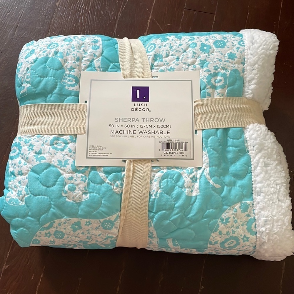 Lush Decor Elephant Sherpa Throw Blanket Home Decor 50" x 60" - Picture 5 of 14